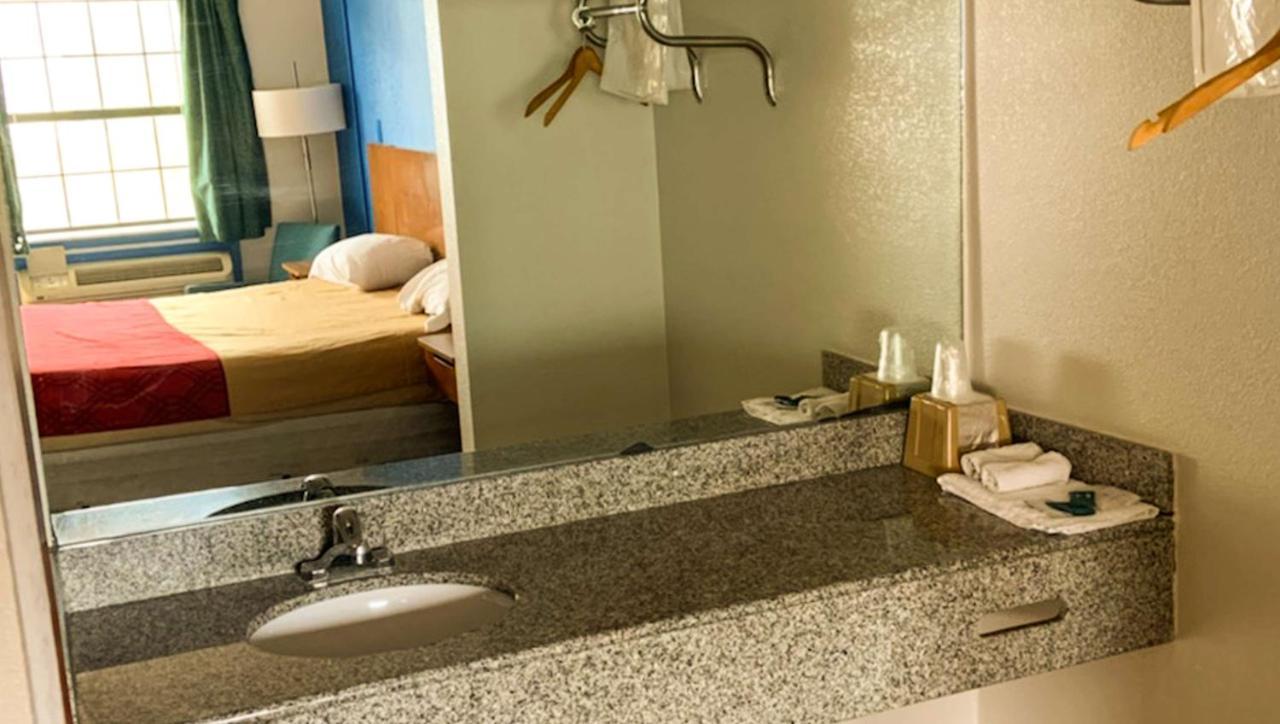 Luxury Inn Forrest City Bagian luar foto